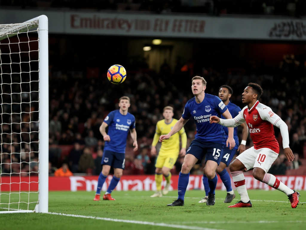 自4月初起,阿森纳定位球防守漏洞频现,英超丢球数居首 自4月初起,阿森纳定位球防守漏洞频现,英超丢球数居首